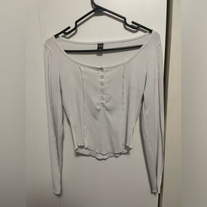 white long sleve crop top